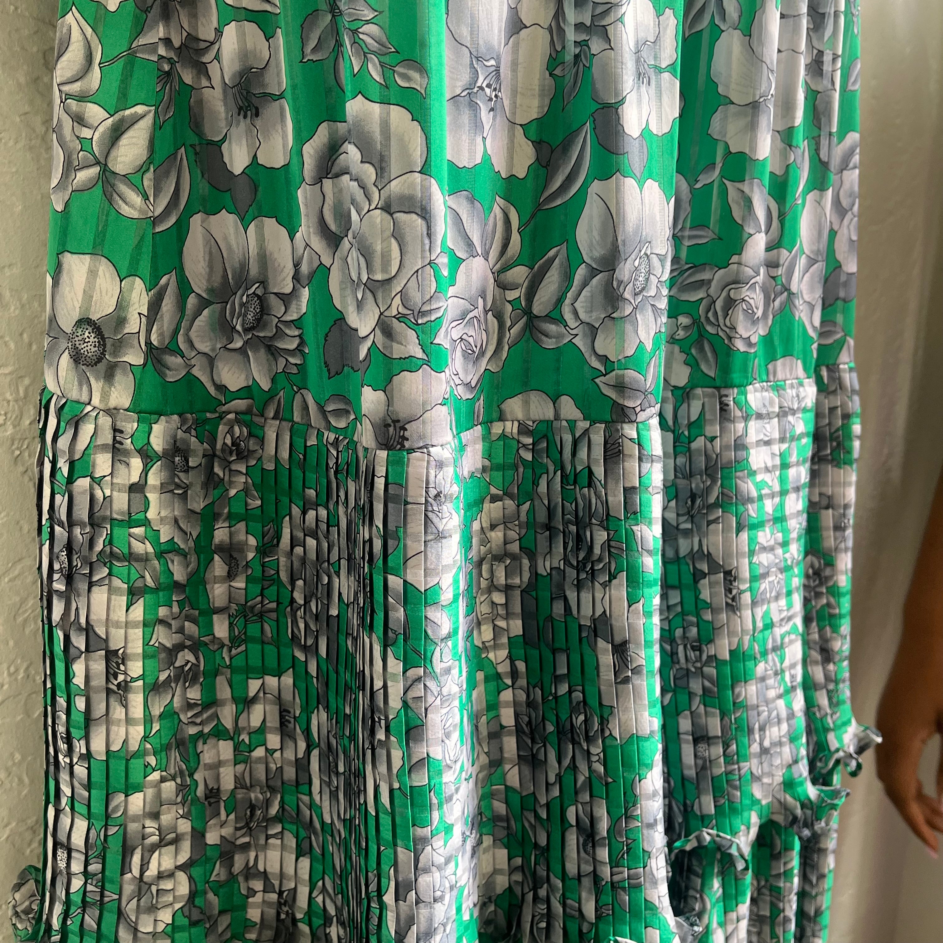 Vintage Green Floral Ruffle Dress |  Medium