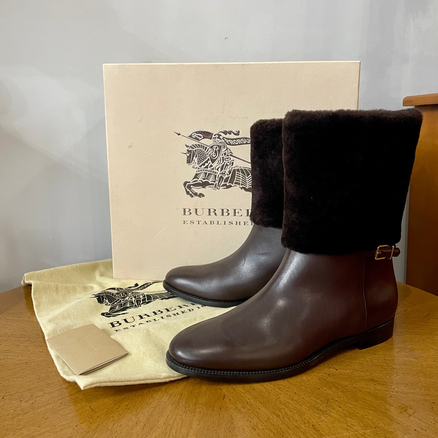 Burberry Outdoors Equestrian Marissa Flat Boot w/ Fur| Size 9.5