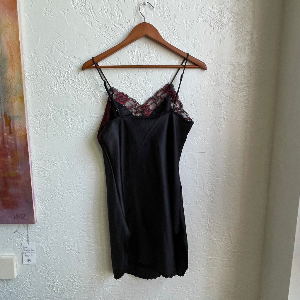 Red & Black Lace Dress | Medium