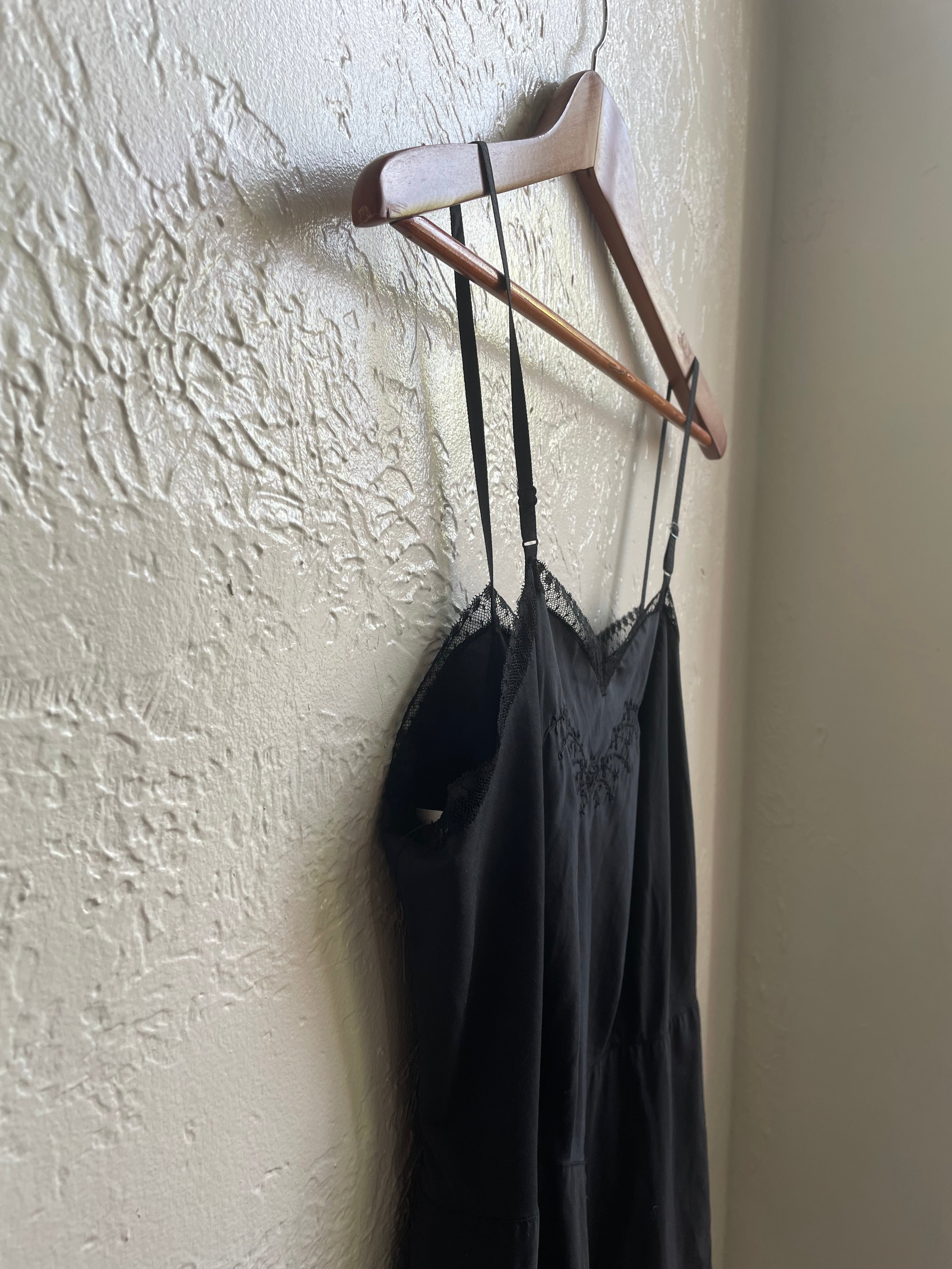 Black Embroidered Vintage Slip | Medium