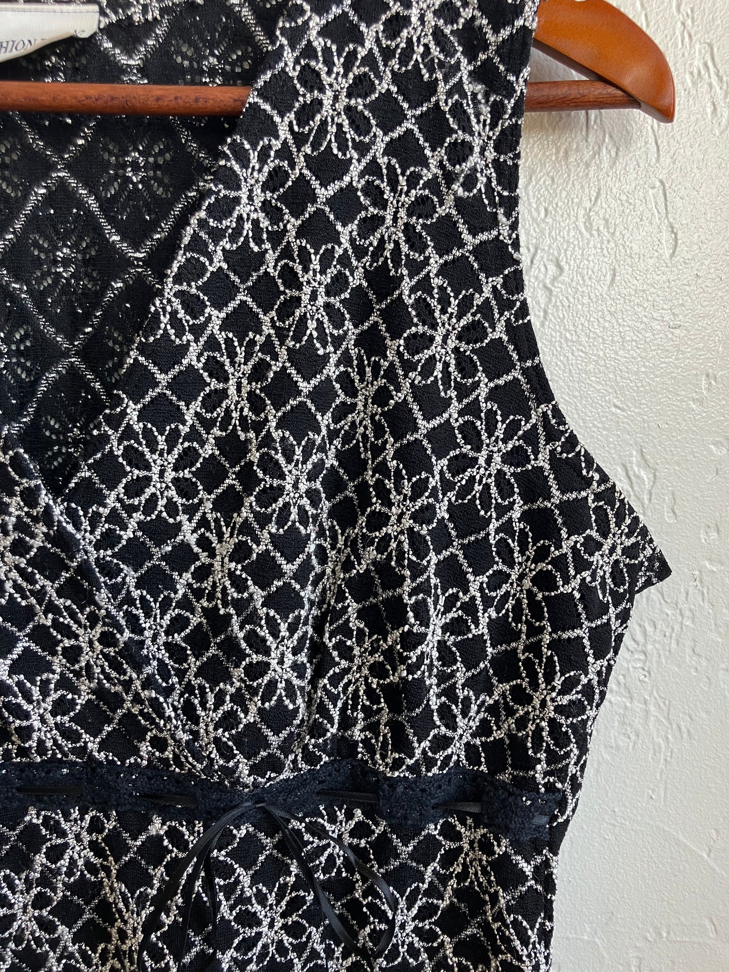 Y2K Black White Flower Sleeveless Top Medium