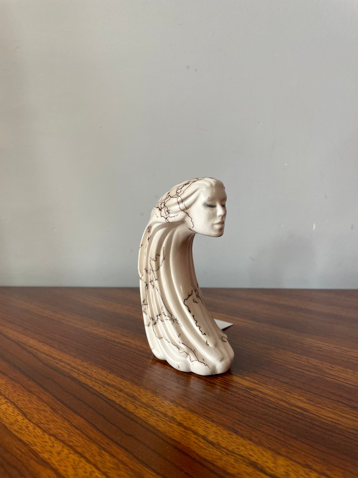 Small Horsehair Glaze Pottery Wind Women Sculpture