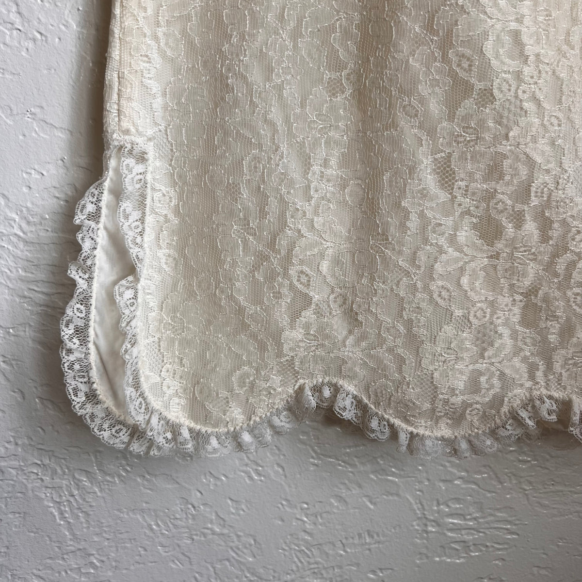 White Lace Midi Scalloped Hem Skirt 1950's/60's | XS
