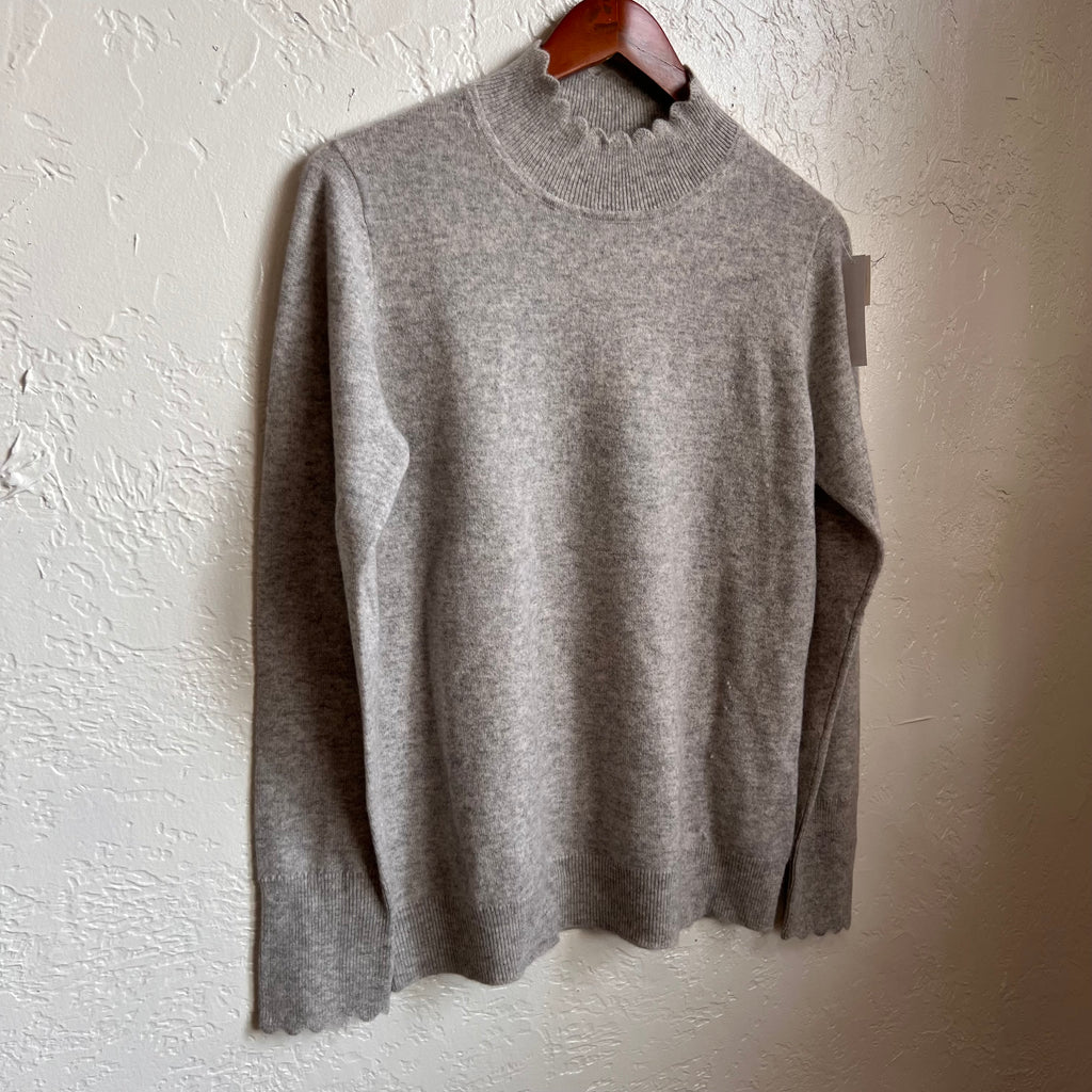 Nanette Light Gray Cashmere Turtleneck Sweater NWT | Medium